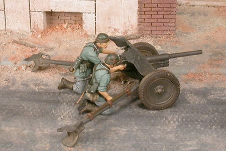 37mm Pak 36 cannon with two German soldiers, 1:48, Gasoline 