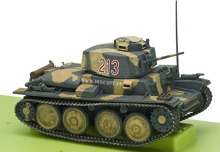 38(t) German Tank, 1:32, 21st Century Toys 