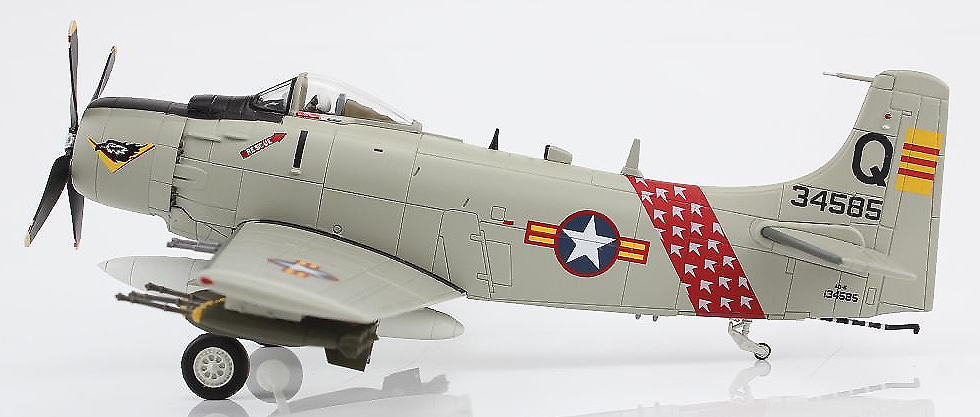 A-1H Skyraider, VNAF 1st FS, #134585, Vietnam, 1963, 1:72, Hobby Master 