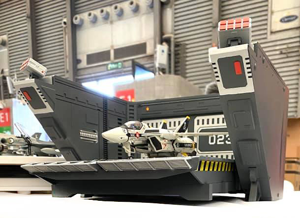 Aircraft Carrier Elevator Diorama with Motion, Light and Sound, 1:72, Caliber Wings 