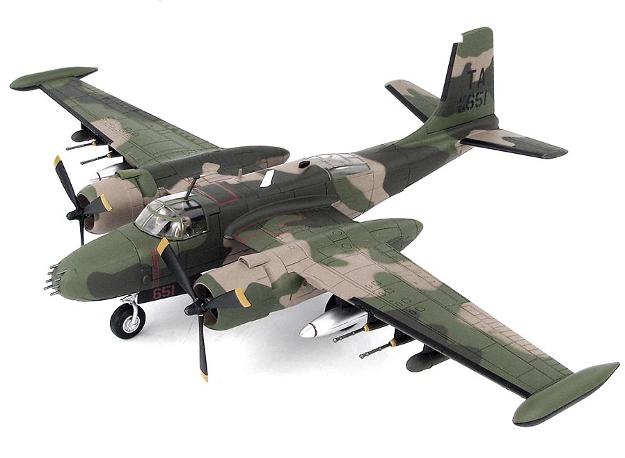 B-26K Counter Invader AF64-651, 609th S.O.S., 59th S.O.W., Nakhon Phanom, Tailandia, 1969, 1:72, Hobby Master 