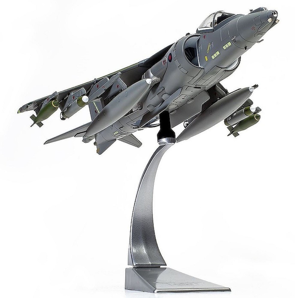 ミニカー　1/48 BAe ハリアー GR7Aイギリス空軍第 1飛行隊 ヘリック作戦 [CGAA29301] aa29301-1_ff5712f8-02f0-4a70-
