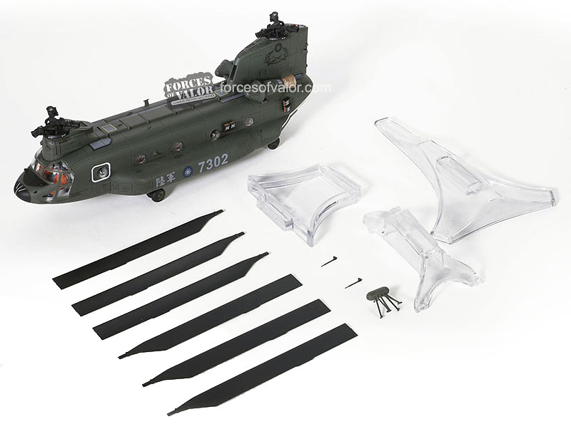 Boeing CH-47SD Chinook Helicopter, People's Republic of China, 2003, 1:72, Forces of Valor 