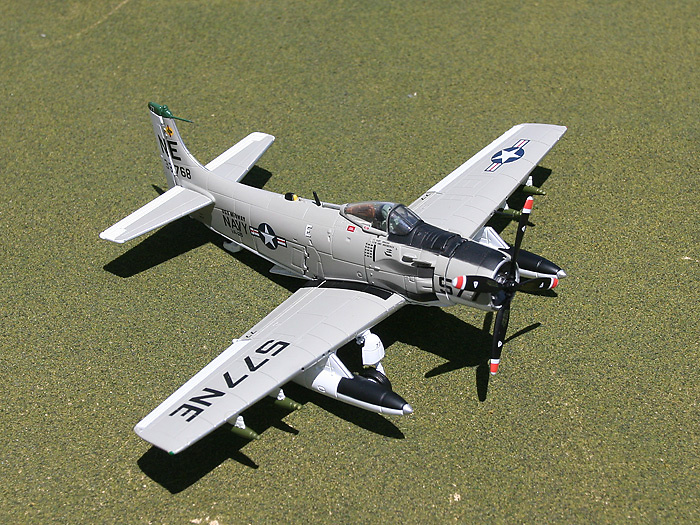 Douglas A-1H Skyraider, Douglas, USN VA-25 Fist of the Fleet, NE577, Clint Johnson, 1:72, Gemini Aces 