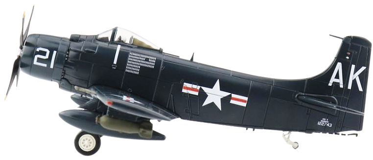 Douglas AD-3 Skyraider 122743, VMA-121, US Marines, Korean War, 1:72, Hobby Master 