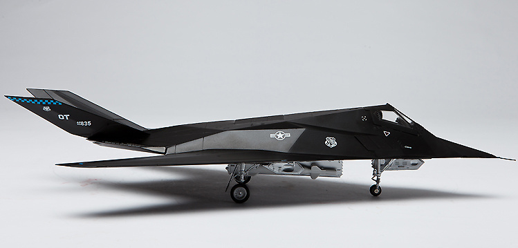 F-117 Nighthawk stealth attack aircraft, 1:48, Air Force One 