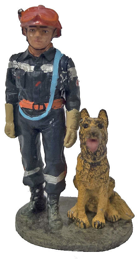 Firefighter with rescue dog, France, 2002, 1:30, Del Prado 