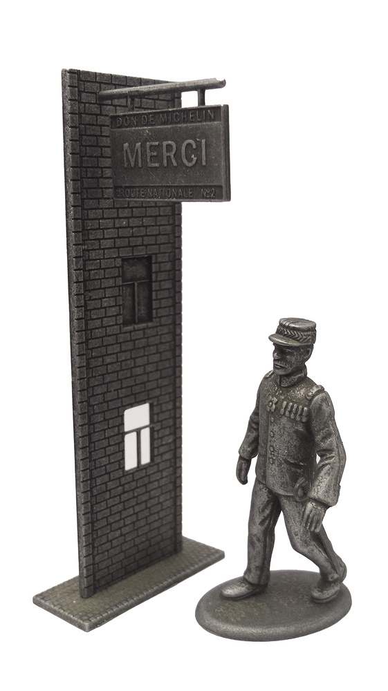General Gallieni with signpost at Nanteuil-le-Haudouin, France, September, 1914, 1:24, Atlas Editions 