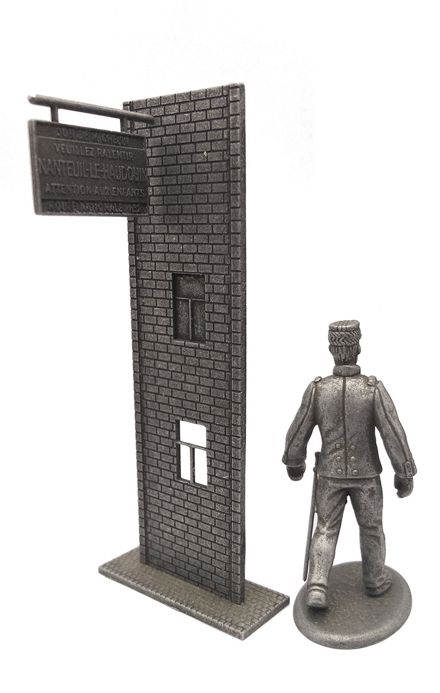 General Gallieni with signpost at Nanteuil-le-Haudouin, France, September, 1914, 1:24, Atlas Editions 