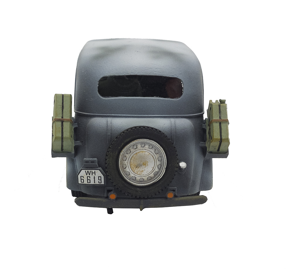 German command car and two figures, 1937, 1:30, Thomas Gunn 