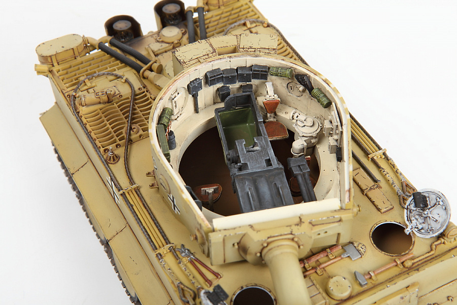 German heavy tank (early production) Tiger I Ausf. E, 1:35, Zvezda 