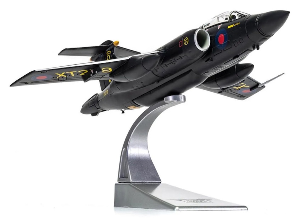 Hawker Siddeley Buccaneer S.2B, RAF No.16 Sqn, 1:72, Corgi 