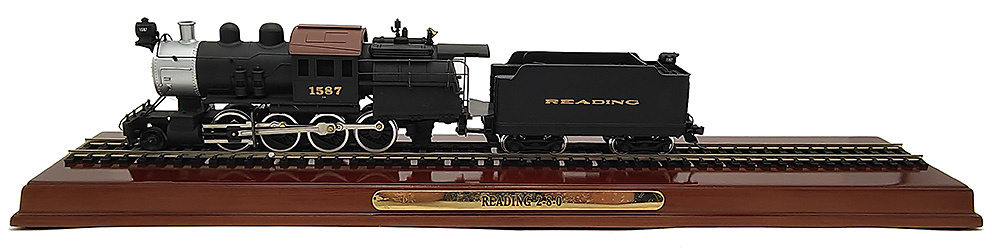 Locomotive Reading 2-8-0 #1587, H0 