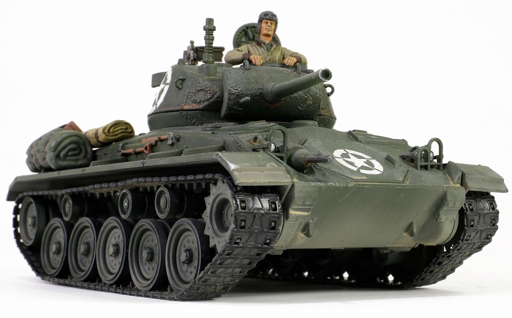M24 Chaffee, 8th Armored Division, Rheinberg, Germany 1945, 1:32, Forces of Valor 801002A 