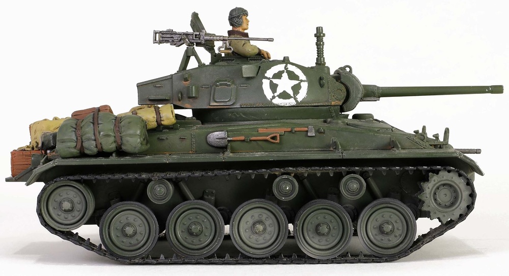 M24 Chaffee, 8th Armored Division, Rheinberg, Germany 1945, 1:32, Forces of Valor 801002A 