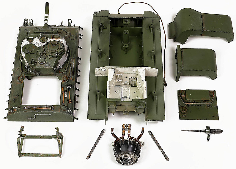 Sherman M4A3 (105) HVSS U.S. 1945 WITH DEEP WADING GEAR, 1:32, Forces of Valor 