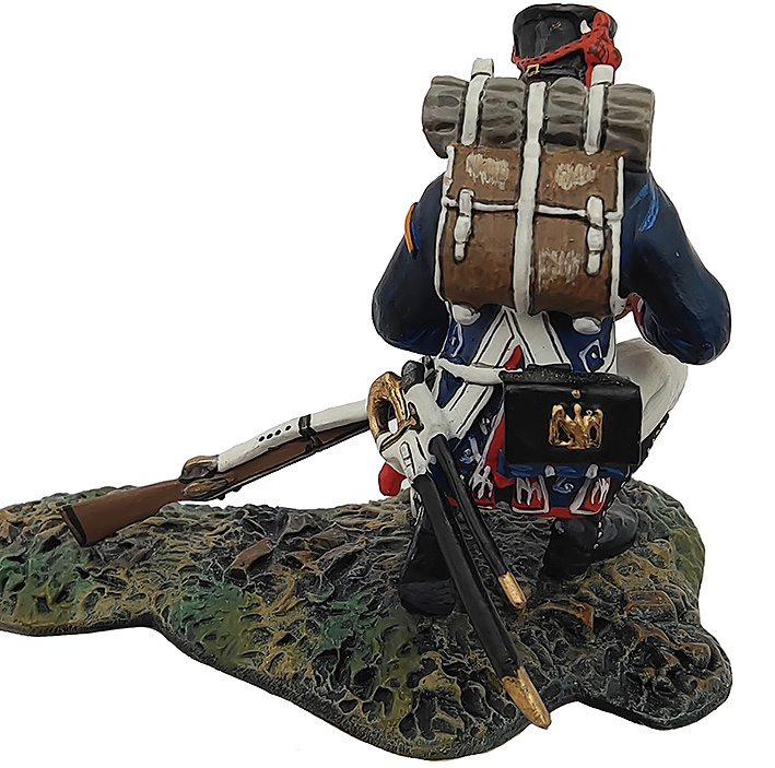 Skirmisher of the Young Guard kneeling-loading, 1:30, Patriot Models 