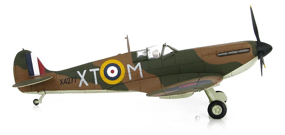 Spitfire Mk.I X4277/XT-M, Ltn. Richard Hillary, 603º sqd. Hornchurch, 1:48, Hobby Master 