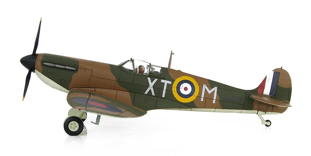 Spitfire Mk.I X4277/XT-M, Ltn. Richard Hillary, 603º sqd. Hornchurch, 1:48, Hobby Master 