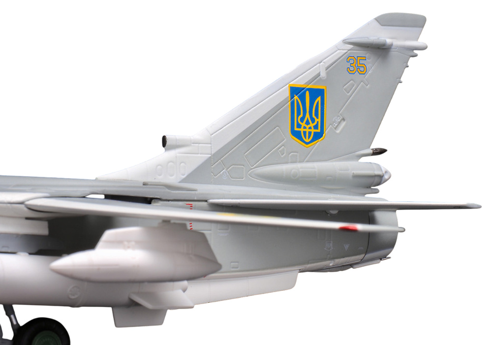 Sukhoi Su-24MR, 35 Yellow, Ukranian Airforce,1:72, Calibre Wings 