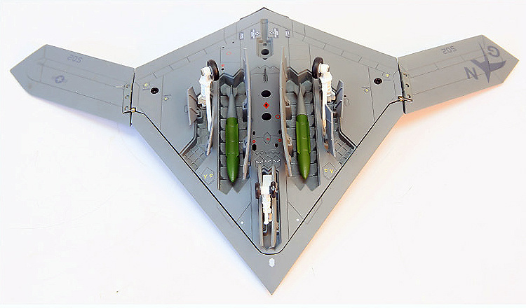 X-47B US Navy Aircraft Carrier UAV, 1:72, Air Force One 