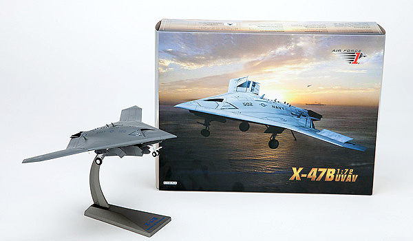 X-47B US Navy Aircraft Carrier UAV, 1:72, Air Force One 