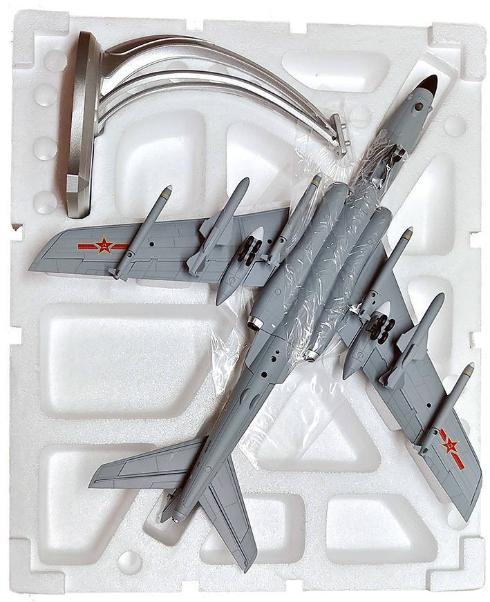 Xian H-6K bomber, PLAAF, Chinese Air Force, 55032, 1:72, Air Force One 