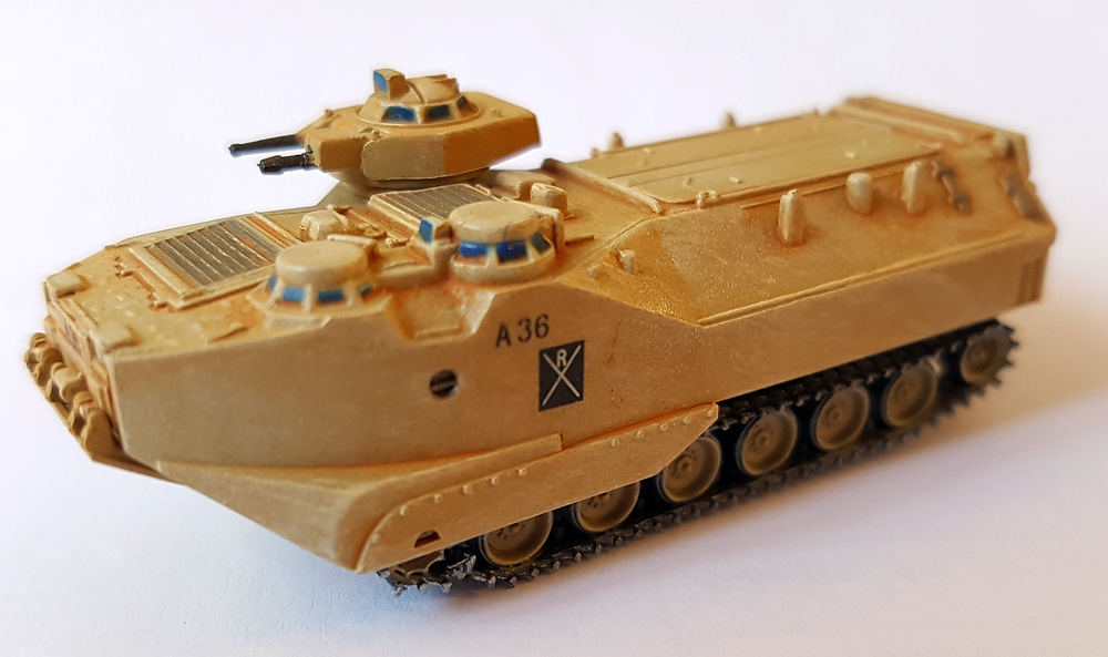 AAVP7A1, US Marines, Guerra del Golfo, 1991, 1:144, Trumpeter 