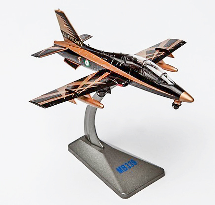 Aermacchi MB-339 UAEAF Al Fursan, Emiratos Árabes Unidos, 1:72, Air Force One 