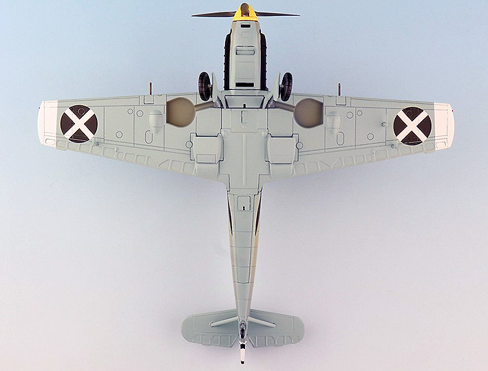 BF 109E-3 Legion Condor, Guerra Civil Española, piloto Hans Schmoller-Haldy, 3.J/88, Marzo, 1939, 1:48, Hobby Master 