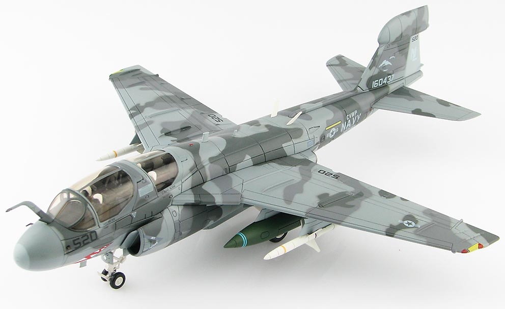 EA6B Prowler n.º 160437 VAQ-142 Grey Wolves U.S. Navy, Bagram Airfield, Operación Libertad Duradera, 2003, 1:72, Hobby Master 