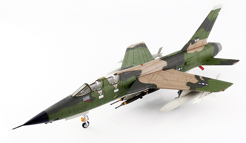 F-105F Thunderchief 63-8301, Teniente Coronel Leo Thorsness, 355 TFW, 357 TFS, 17 Abril 1967, 1:72, Hobby Master 