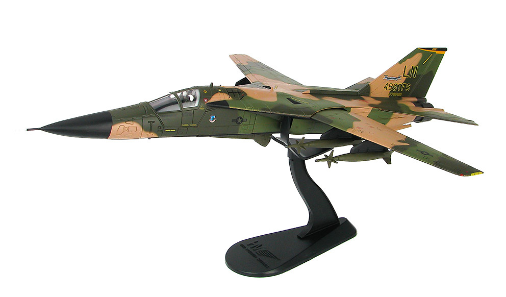 F-111F Aardvark 70-2403, 493rd, TFS CO, Lakenheath, Inglaterra, 1991, 1:72, Hobby Master 