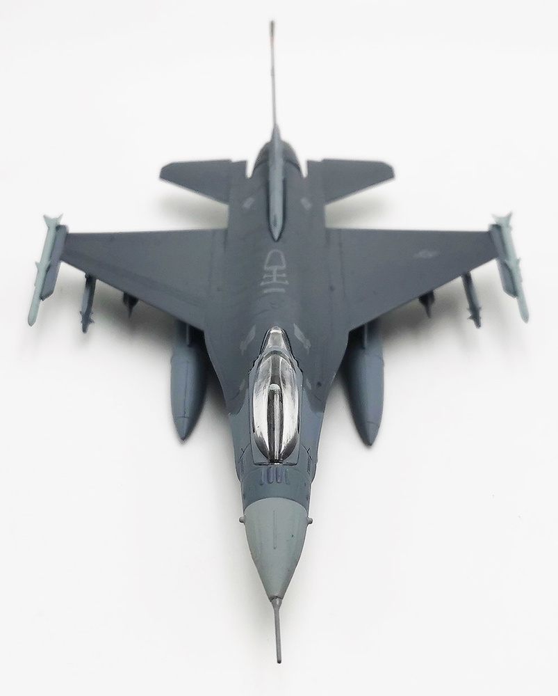 F-16CJ Fighting Falcon, USAF, 35th FW Bird for CO of 5th Air Forcem 2005, 1:100, Salvat 