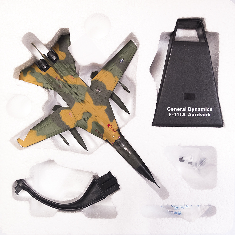 General Dynamics F-111A Aardvark, 1:144, Editions Atlas 