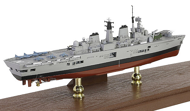 HMS Invencible, (R05) Portaaviones, Islas Malvinas, 1982, 1:700, Forces of Valor 