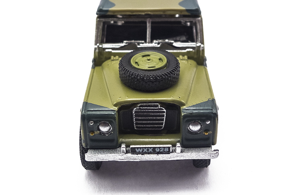 Land Rover 109 Serie III, Camuflaje, 1:72, Cararama 