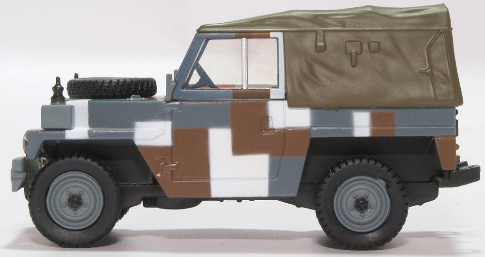 Land Rover con techo de lona, patrón esquema Berlín, 1:43, Oxford 