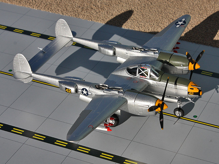 Lockheed P-38 Lightning Dick Bong, Phillipines, 1944, 1:72