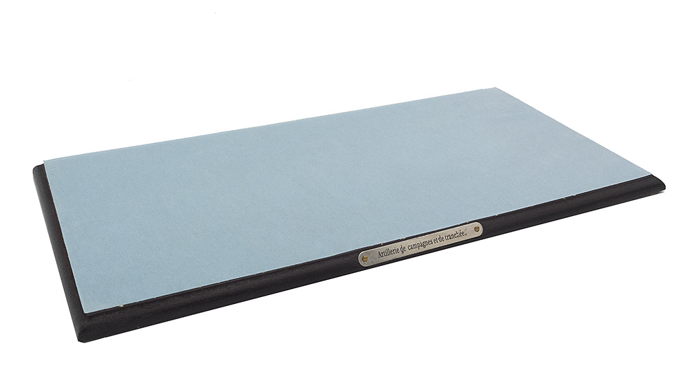 Peana de madera para coleccionismo, Atlas Editions 