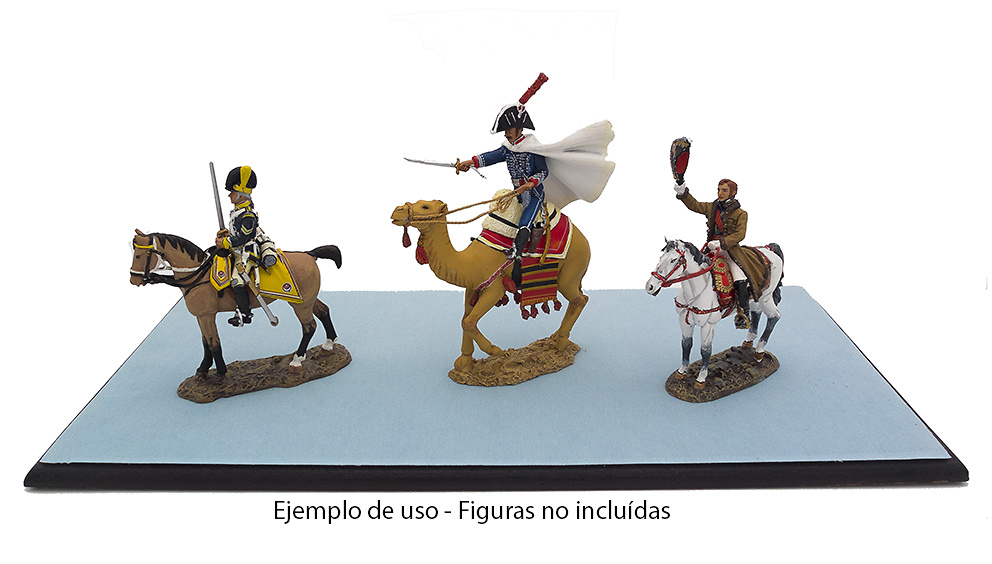 Peana de madera para coleccionismo, Atlas Editions 