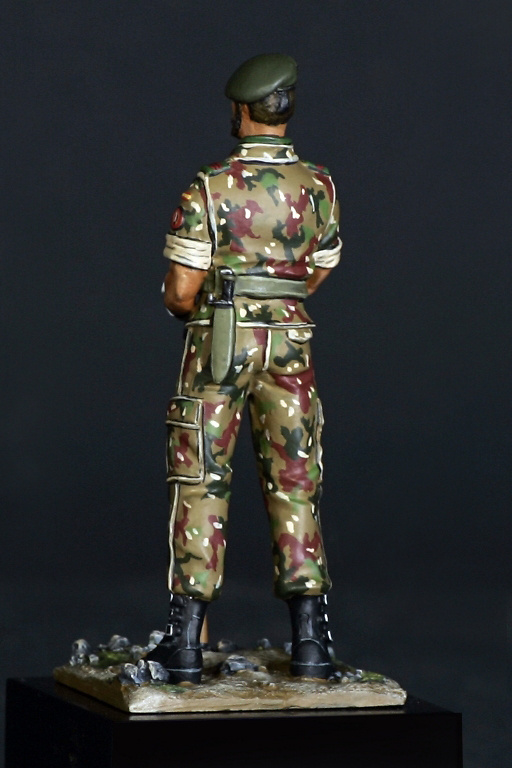 Soldado de la COE, años 80, Ejército Español, 75 m.m. 