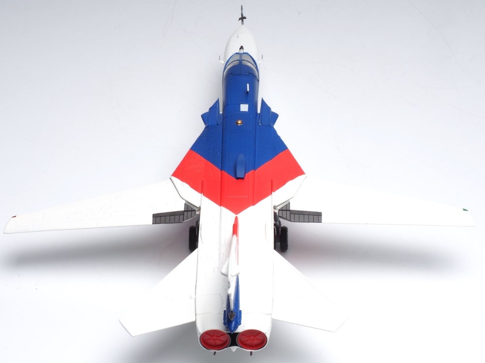 Sukhoi Su-24MR Fencer-E, Fuerza Aérea Rusa, Amarillo 40, Rusia, 1:72, Calibre Wings 