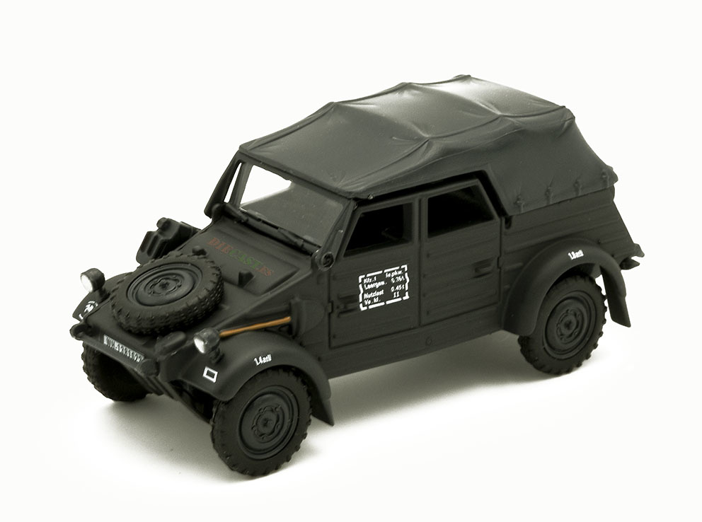 Volkswagen Kübelwagen Type 82, cerrado, verde oscuro, 1940, 1:43, Cararama 