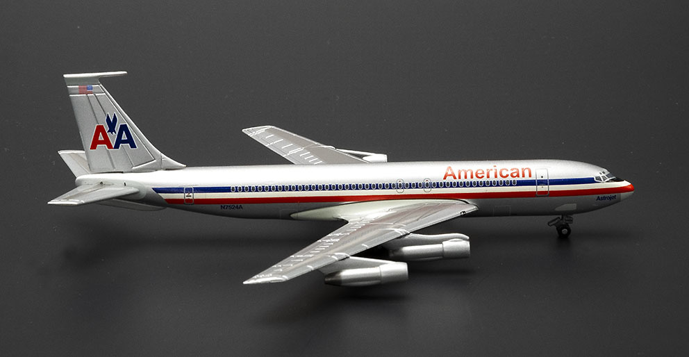 Boeing 707-123 American Airlines con pista de aterrizaje, 1:400, Dragon Wings 