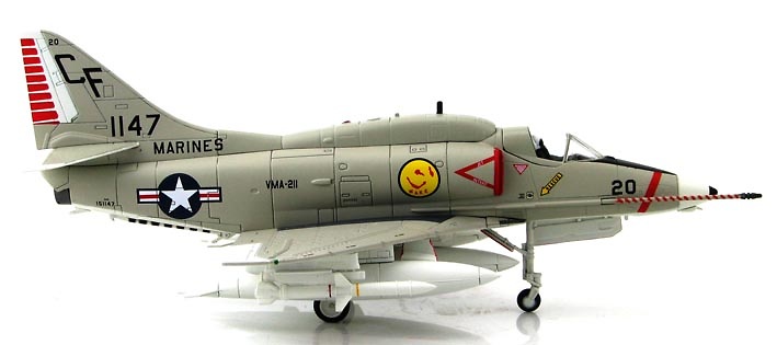 Douglas A-4E Skyhawk BuNo 151147/CF 20 VMA-211, Chi Lai, 1968, 1/72, Hobby Master 