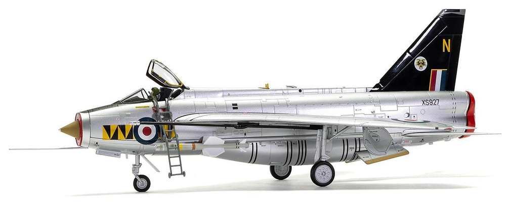 English Electric Lightning F.6 XS927/N, RAF No.74 Squadron ‘The Tigers’, 1:48, Corgi 