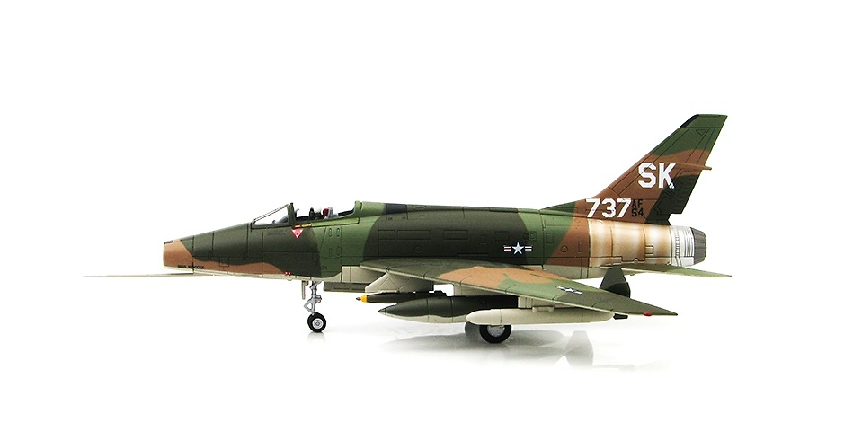 F-100C Super Sabre 