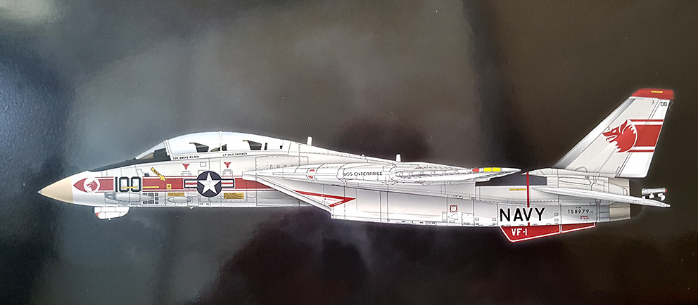 F-14A Tomcat VF-1 “Wolf pack” NK100, Operation Frequent Wind, BuNo 158979, 1:72, Calibre Wings 