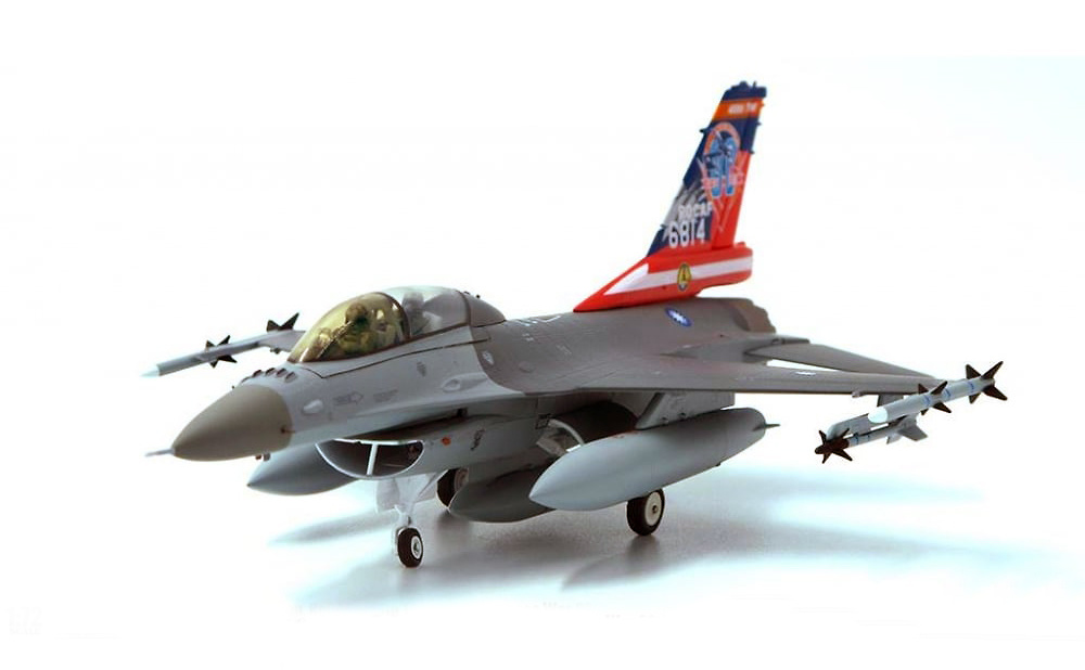F-16C Fighting Falcon ROCAF, 455th Tactical Fighter Wing, 80 Aniv. Sino-Japanese War, Chiayi Air Base, 2007, 1:72, JC Wings 